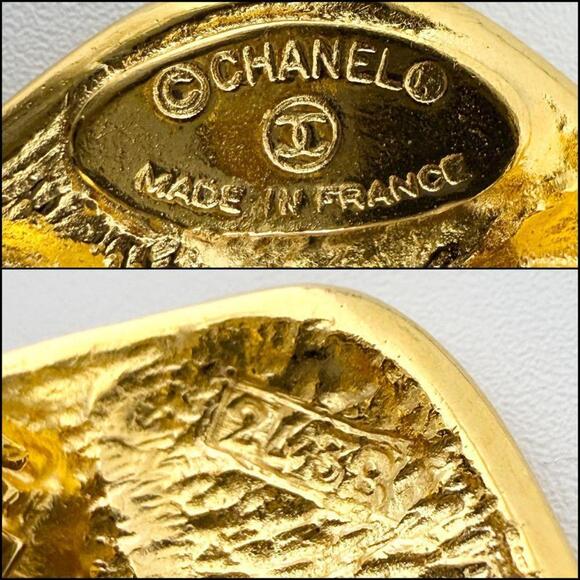 CHANEL Vintage Earrings - Picture 8 of 10